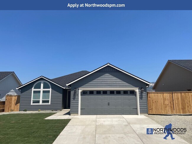 Building Photo - Gorgeous Newer Build  3 Bedroom 2 Bath Home