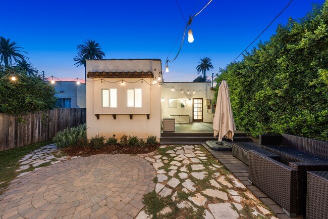 Foto del edificio - 2624 S Palm Grove Ave