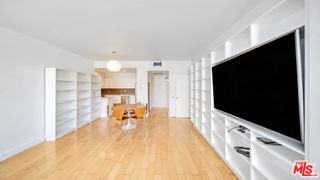 Building Photo - 17350 Sunset Blvd