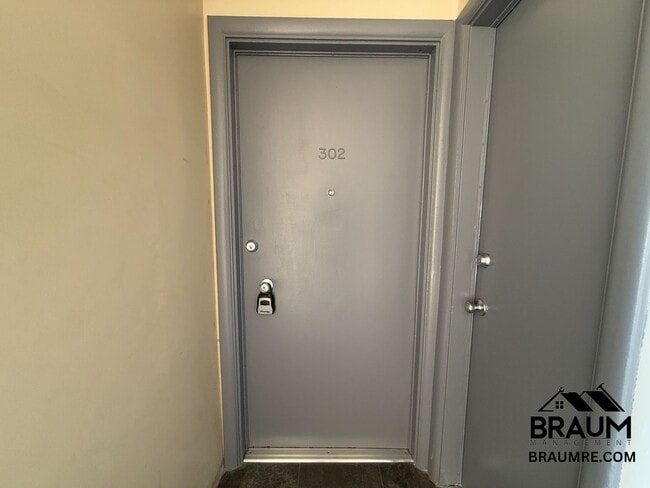 Foto del edificio - 6041 Whitsett Ave