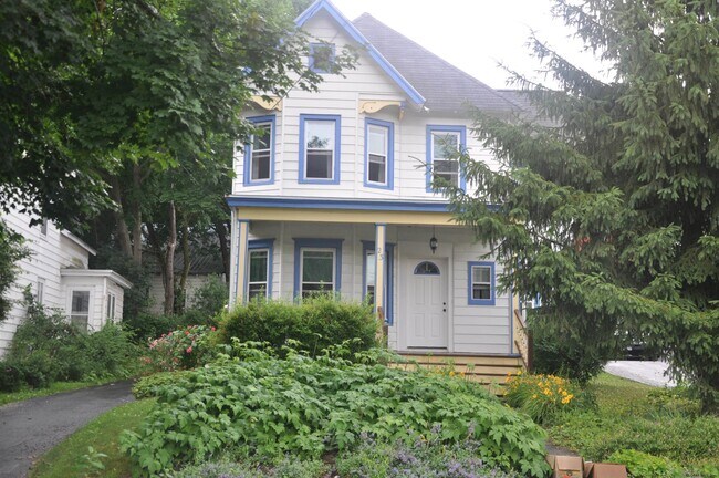 Foto del edificio - 23 S Main St