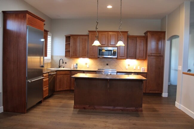 Building Photo - 8236 Hidden Cove Ct