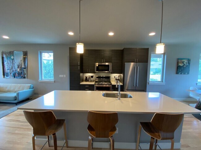 Foto del edificio - Gorgeous 4B/3.5B North Boulder - Available...