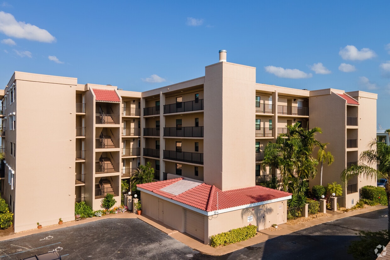201 International Dr Cape Canaveral, FL 32920-3659 - The Oaks