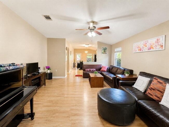 Building Photo - 12604 Paloma Blanca Way