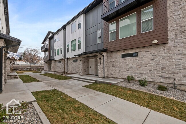 Photo - 142 E Lavalle Ct Townhome