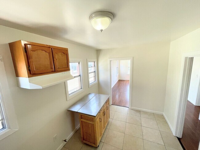 Foto del edificio - LARGE 2nd story 1bd/1ba unit near BMO, USC, and Downtown LA!