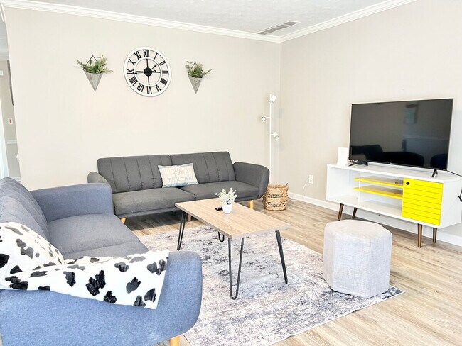 Foto del edificio - 1341 Reddington Ln