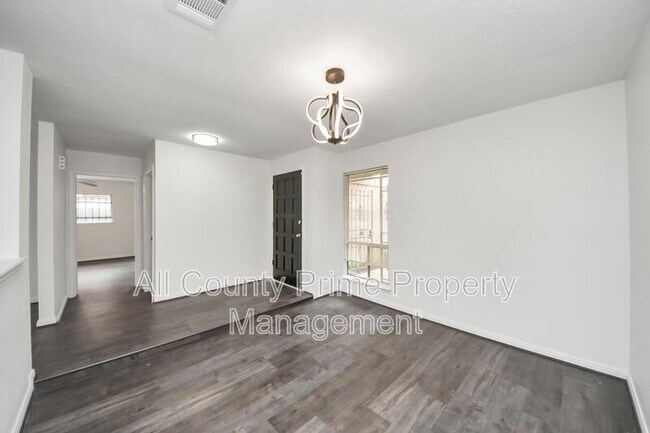 Foto del edificio - 1207 Park Knoll Ln