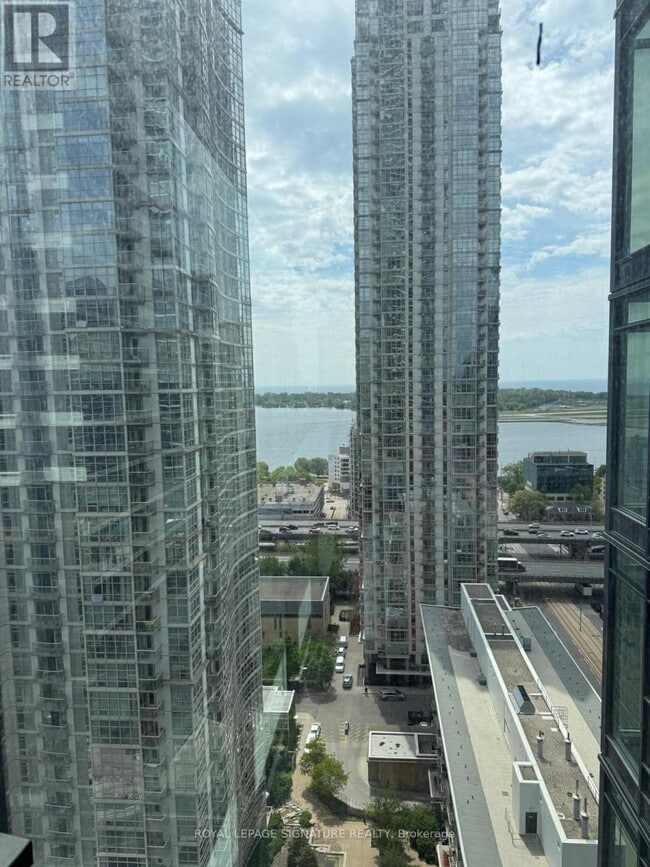 Building Photo - 3 Concord Cityplace Wy