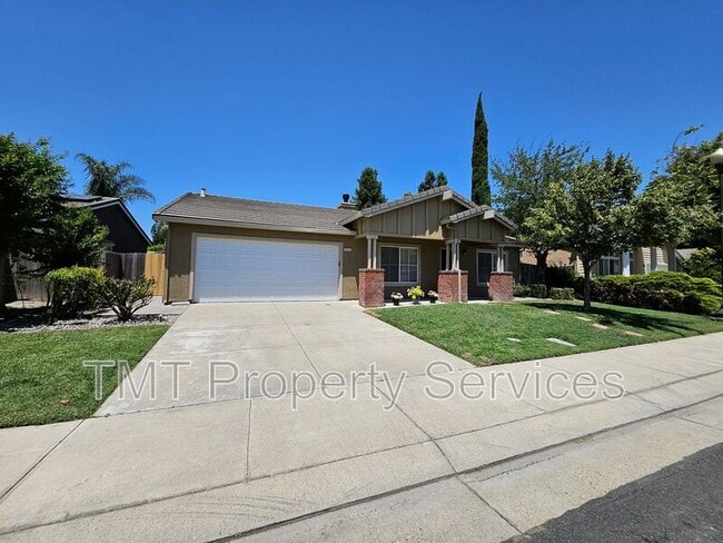 Building Photo - 3533 Des Moines Dr