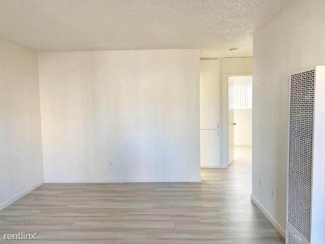 Foto del edificio - 545 N Mollison Ave