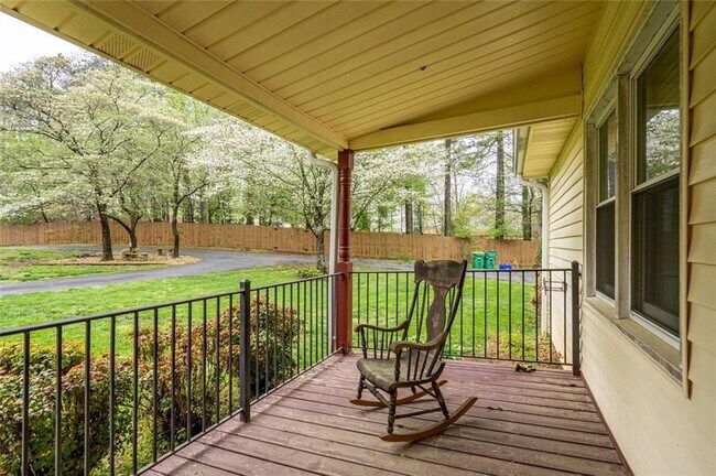 Foto del edificio - 465 Dobbs Rd