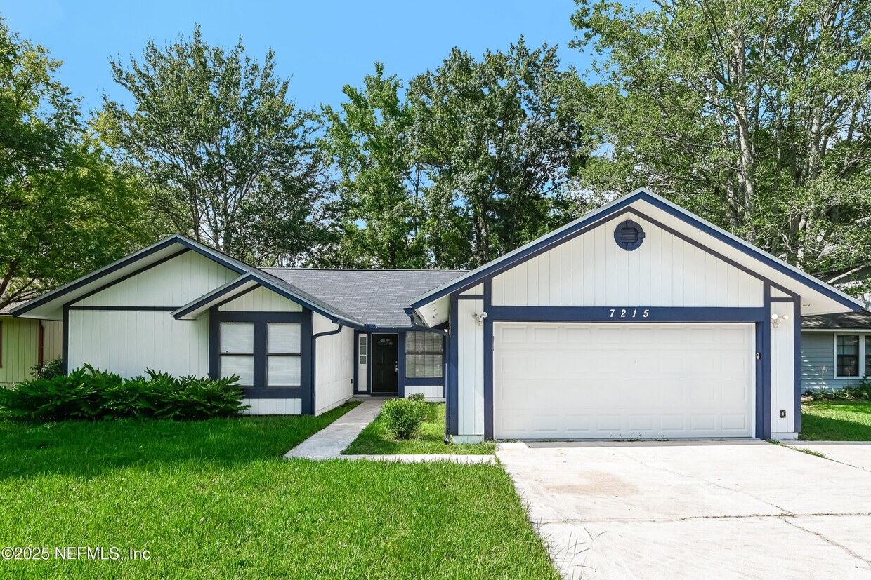 Foto principal - 7215 Mimosa Grove Pl