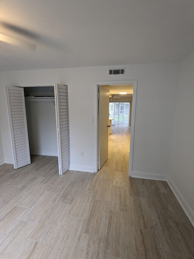 Foto del edificio - 359 S McMullen Booth Rd