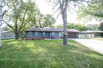 Building Photo - 9424 Thomas Rd