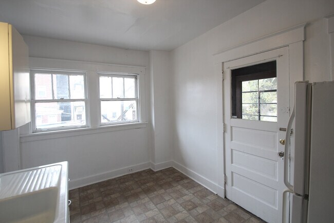 Building Photo - 311 Franklin Ave