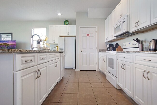 Building Photo - Furnished pool home in Providence now avai...