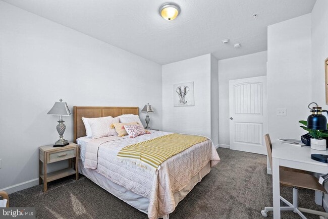 Foto del edificio - 2305 Lincoln Wy