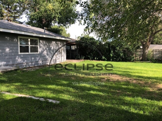 Building Photo - 717 Lee Dr