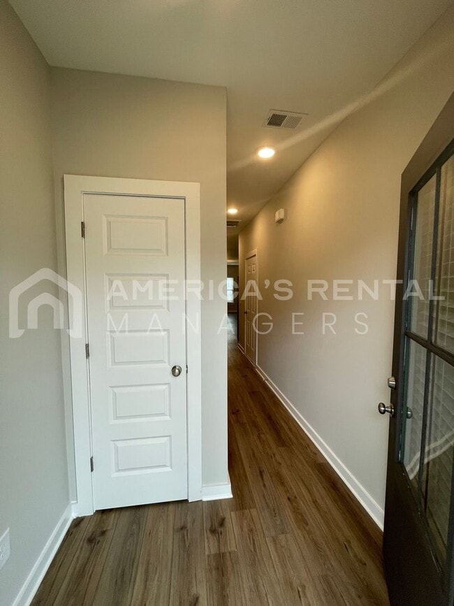 Building Photo - Home for Rent in Calera, AL!!! Available t...