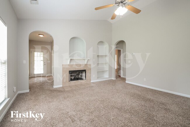 Foto del edificio - 4872 Longmeadow Dr