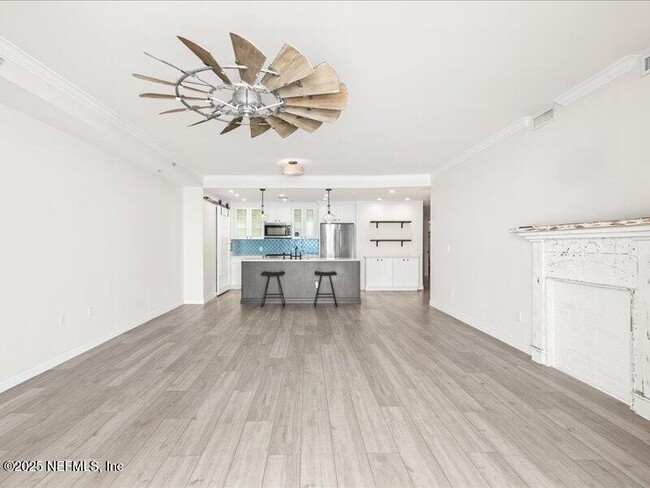 Building Photo - 1415 1st St N