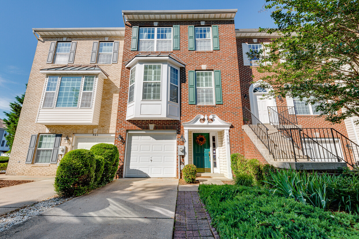 3 Level townhome-2 bedrooms, 31/2 baths - 503 Captain John Brice Way