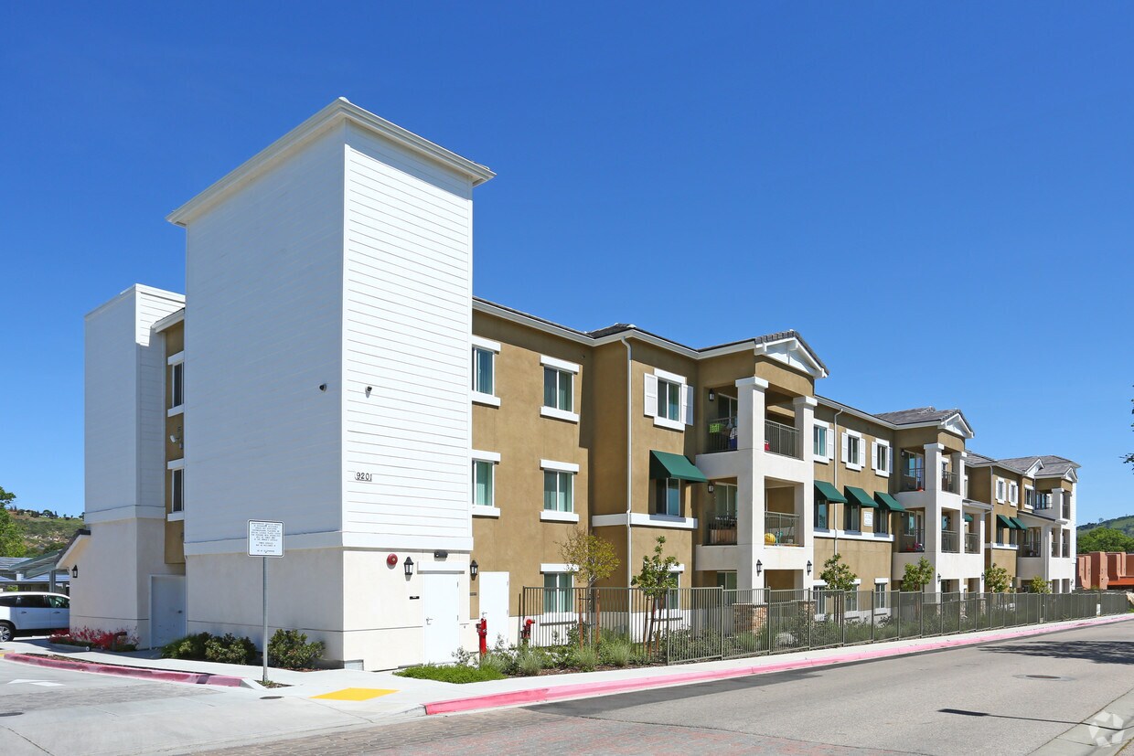 Primary Photo - The Knolls at The Avenida
