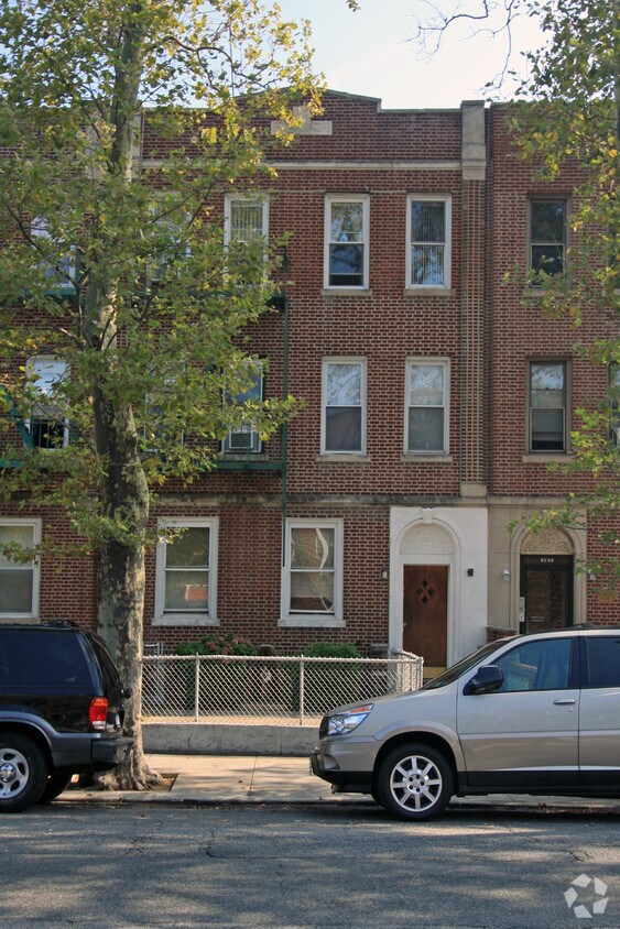 Primary Photo - 1919 Bay Ridge Pky