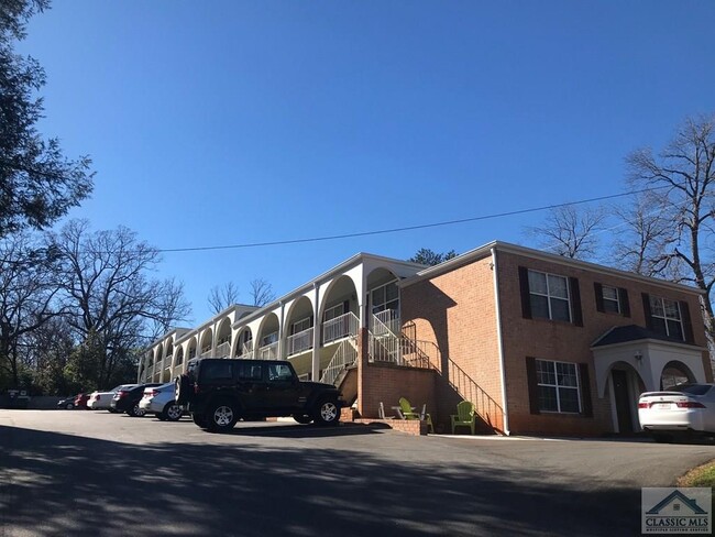 Building Photo - 1554 S Lumpkin St