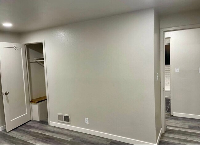 Foto del edificio - 1307 Wright Ave