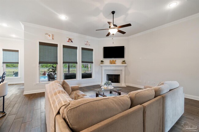 Foto del edificio - 4807 Foxtail Palm Dr