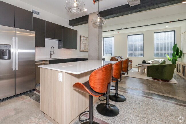 2 habitaciones, 2 baños - 1468 pies cuadrados - D - Cocina - The Beacon Building