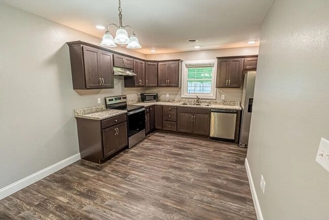 Building Photo - Eastern Eight- Bristol, VA- SFH