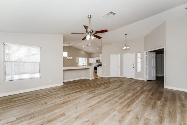 Foto del edificio - 4234 Inglewood Point St
