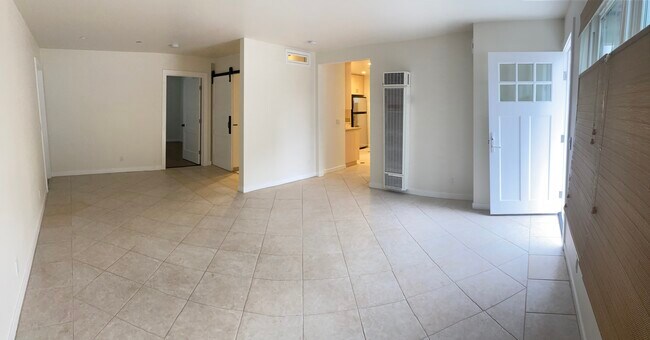 Building Photo - 224 Avenida Miramar