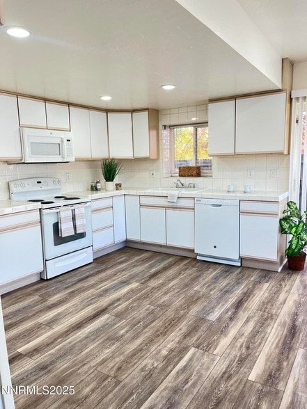 Building Photo - 506 E Taylor St