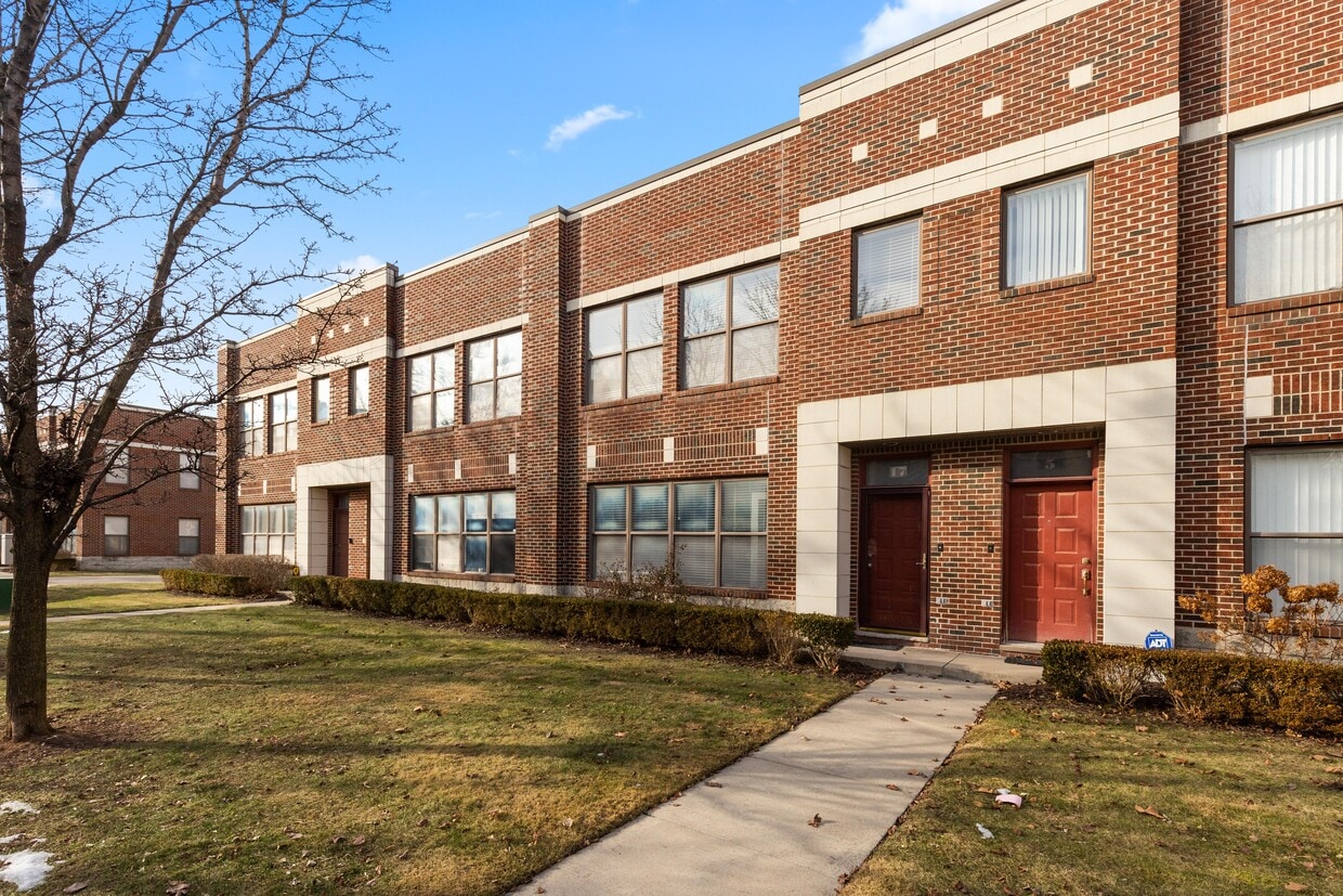 17 Pallister St, Detroit, MI 48202 Townhome Rentals in Detroit MI