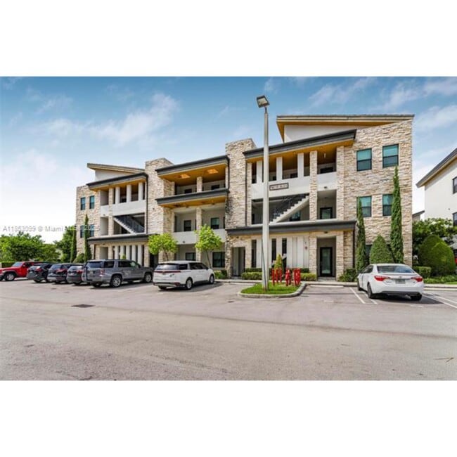 Building Photo - 7865 NW 104th Ave