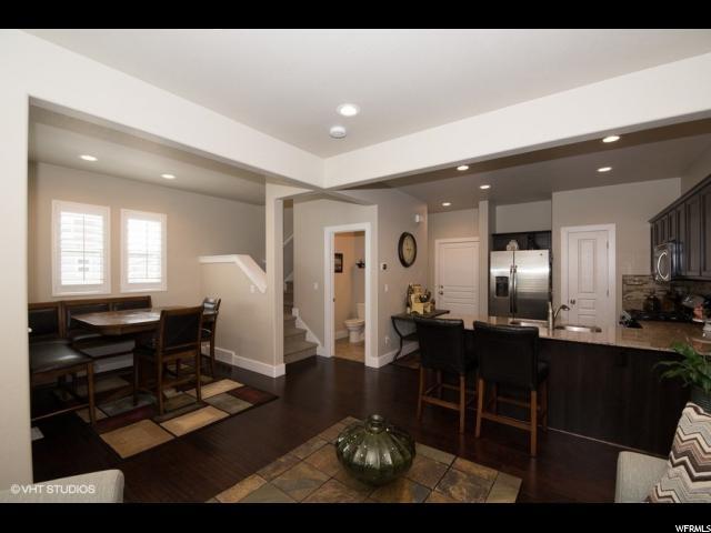 Building Photo - 1293 S Mountain Crest Dr