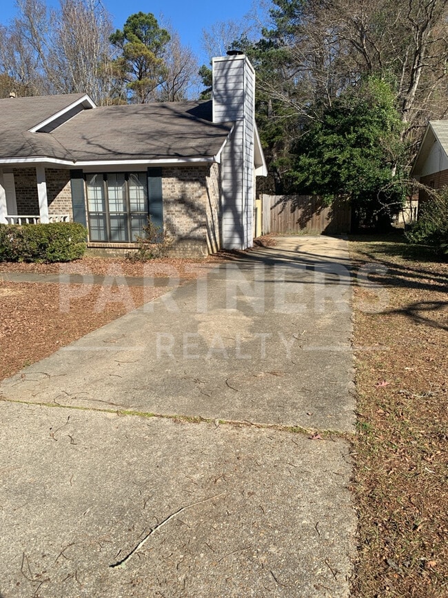 Building Photo - 5821 Acacia Ct