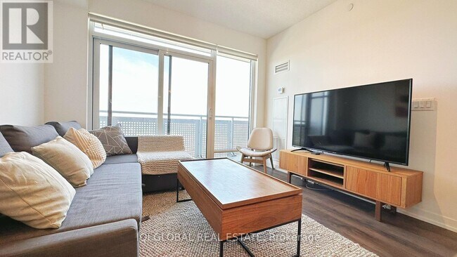 Photo du bâtiment - 2520 Eglinton Ave W