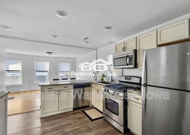 Building Photo - 544 36th St
