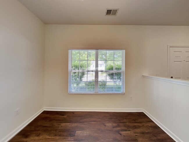 Building Photo - 816 Steam Boat Street