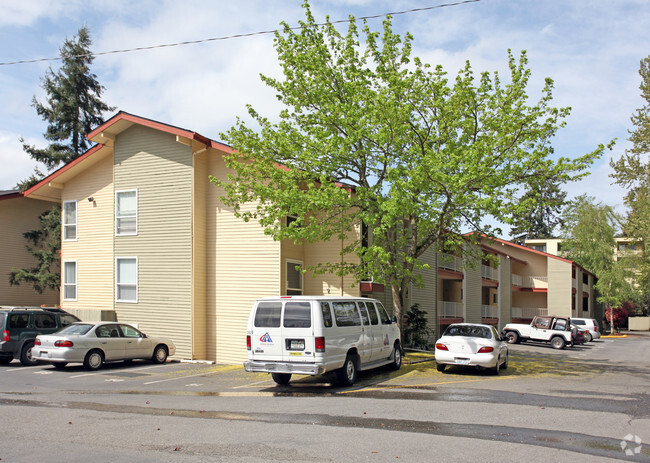 Building Photo - Des Moines Hills Apartments