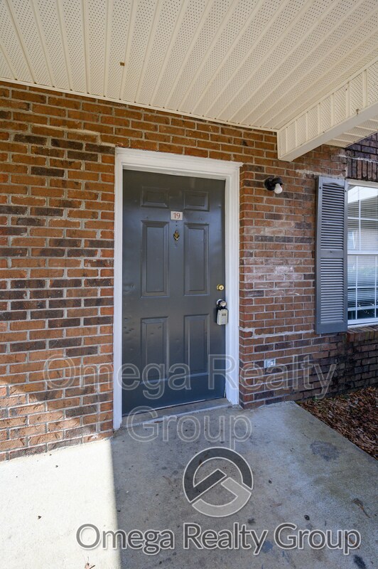 Foto del edificio - 100 Egg and Butter Rd