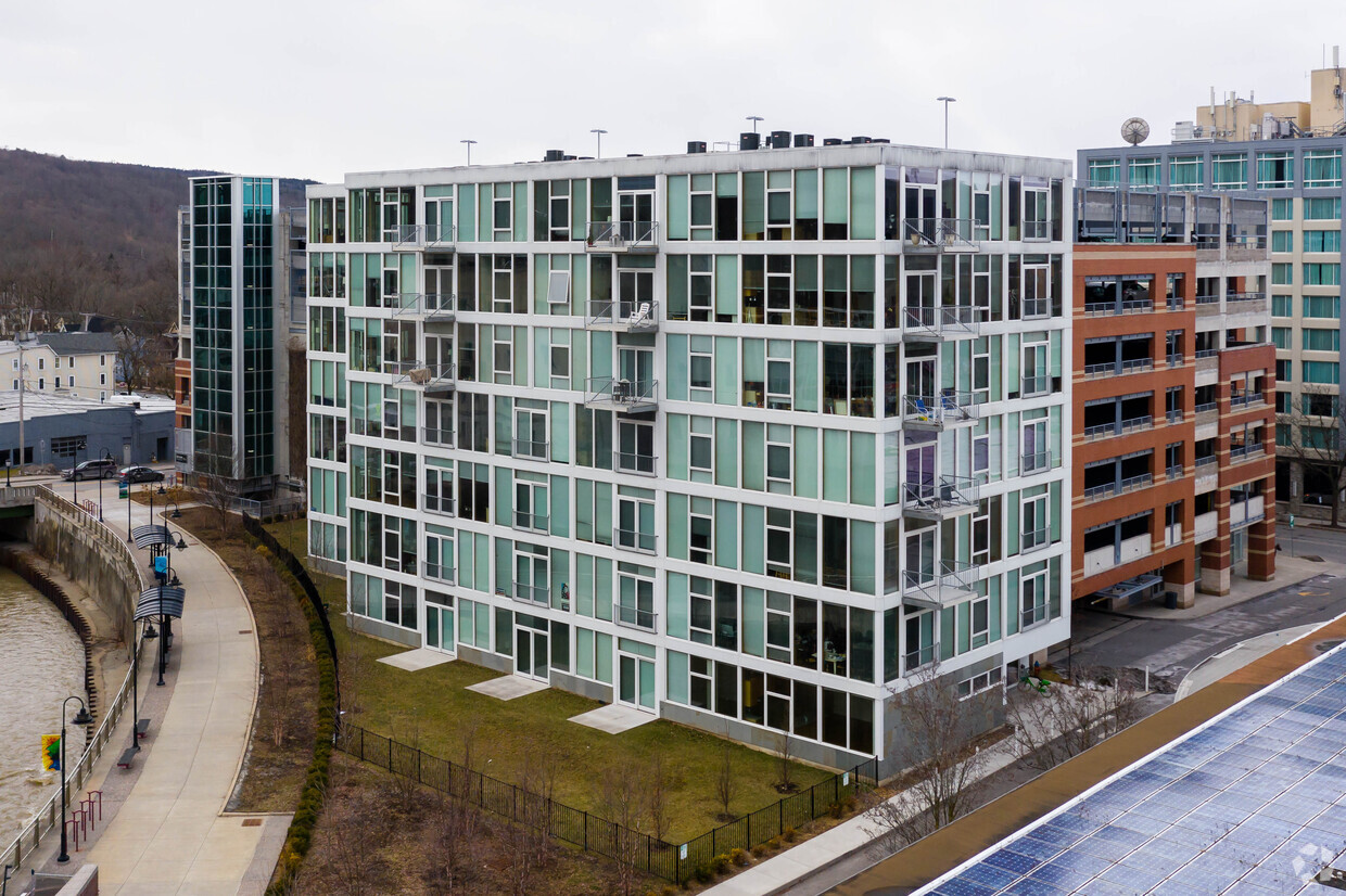 Primary Photo - Cayuga Lofts