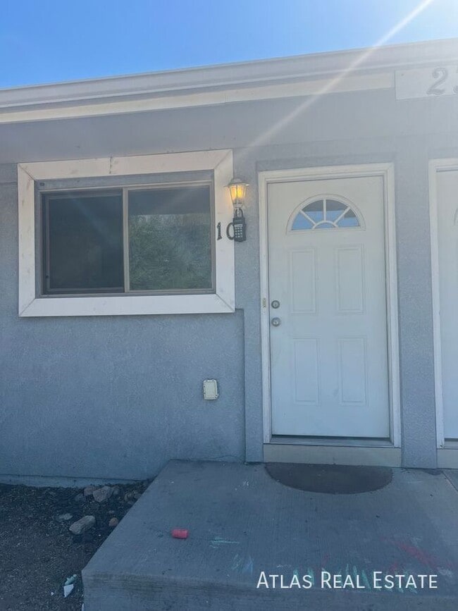 Photo - 236 W Iowa Ave Apartment