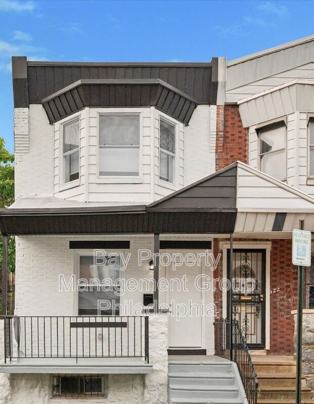 Building Photo - 320 N Robinson St